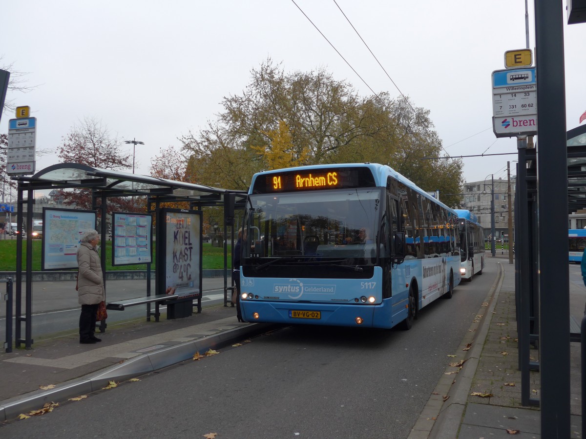 (156'999) - Syntus - Nr. 5117/BV-VG-02 - VDL Berkhof am 20. November 2014 in Arnhem, Willemsplein