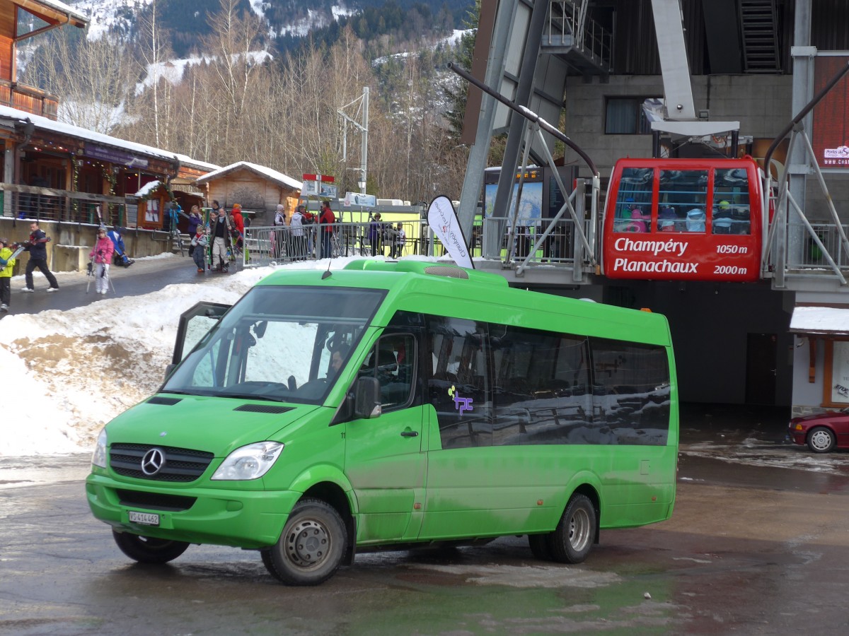 (158'126) - TPC Aigle - Nr. 11/VS 414'462 - Mercedes am 2. Januar 2015 beim Bahnhof Champry