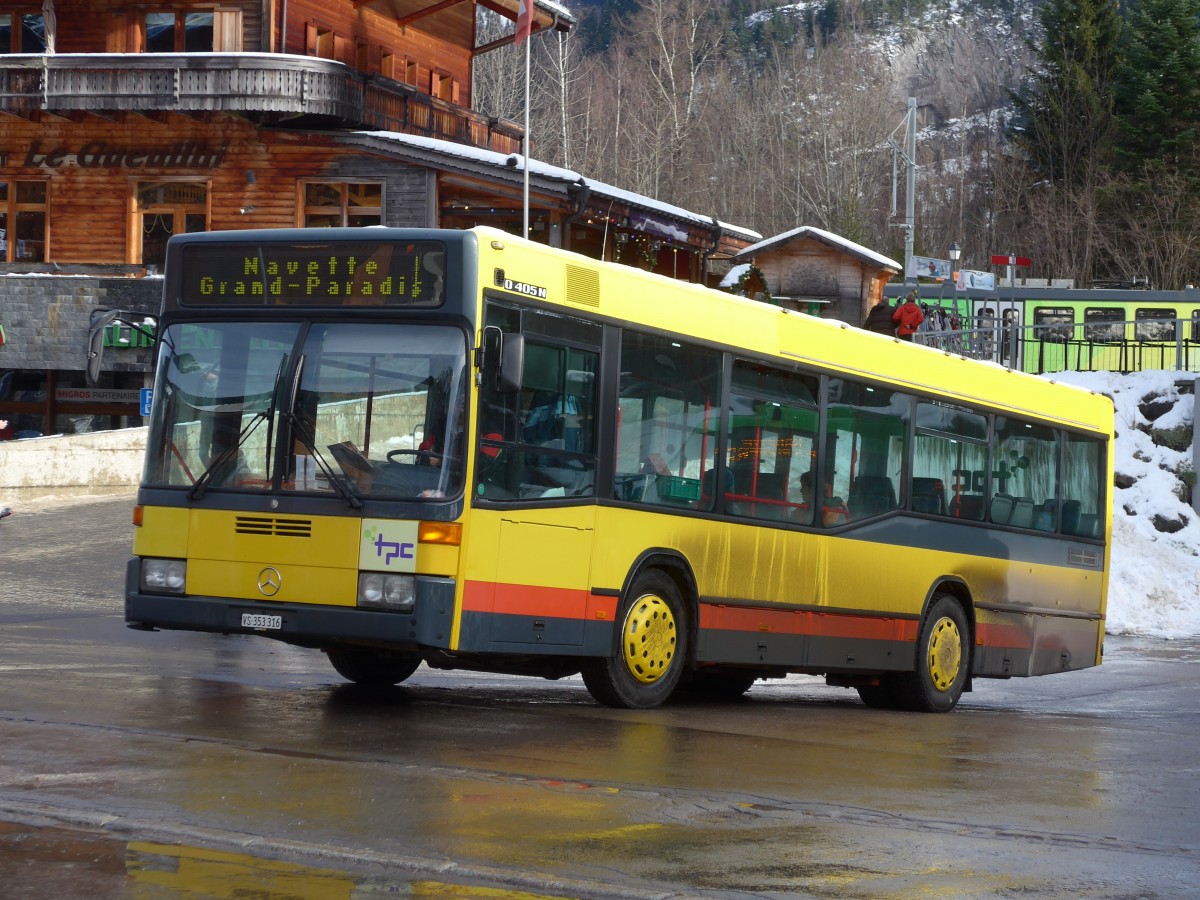 (158'128) - TPC Aigle - Nr. 52/VS 353'316 - Mercedes (ex AAGL Liestal Nr. 52) am 2. Januar 2015 beim Bahnhof Champry