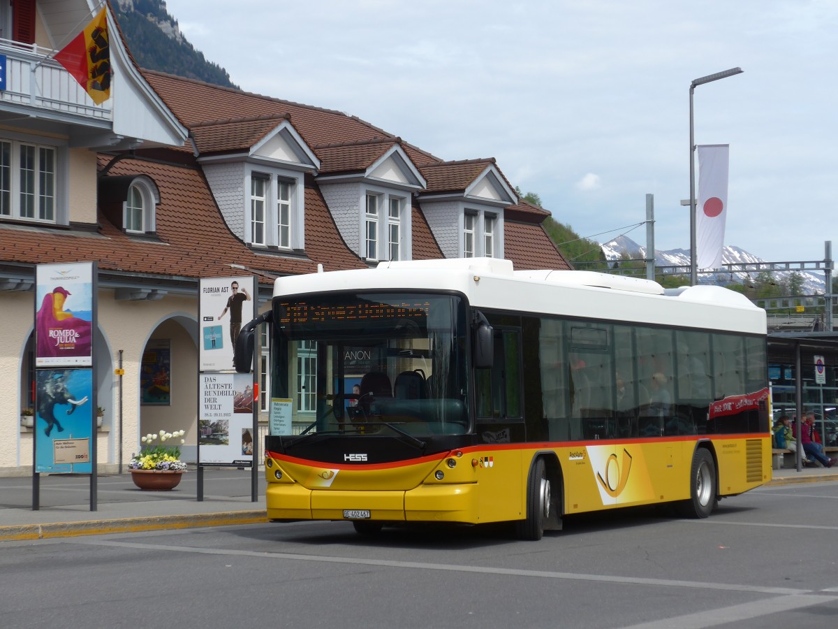 (160'099) - AVG Meiringen - Nr. 67/BE 402'467 - Scania/Hess (ex Nr. 76; ex Steiner, Messen) am 26. April 2015 beim Bahnhof Interlaken Ost