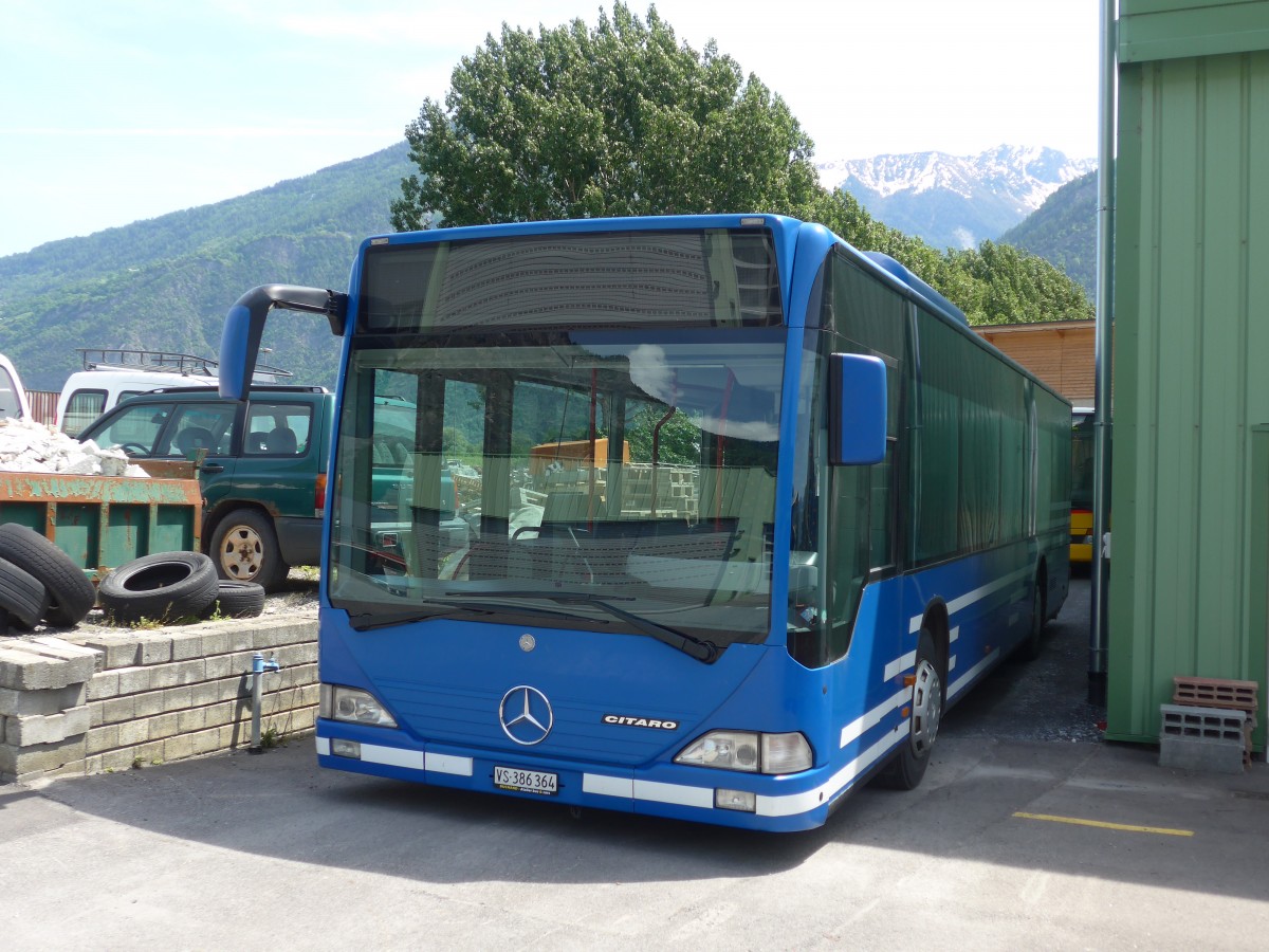 (160'415) - Buchard, Leytron - VS 386'364 - Mercedes (ex AFA Adelboden Nr. 91; ex AFA Adelboden Nr. 2) am 10. Mai 2015 in Leytron, Garage