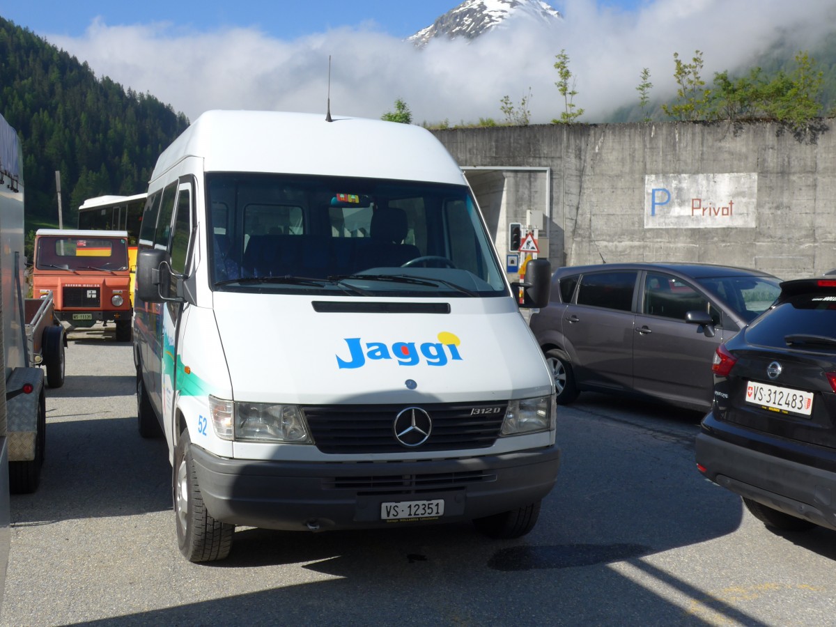 (161'068) - Jaggi, Kippel - Nr. 52/VS 12'351 - Mercedes am 27. Mai 2015 in Kippel, Garage