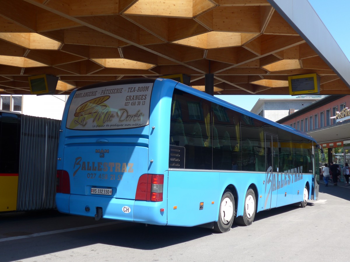 (161'167) - Ballestraz, Grne - VS 332'330 - MAN am 27. Mai 2015 beim Bahnhof Sion