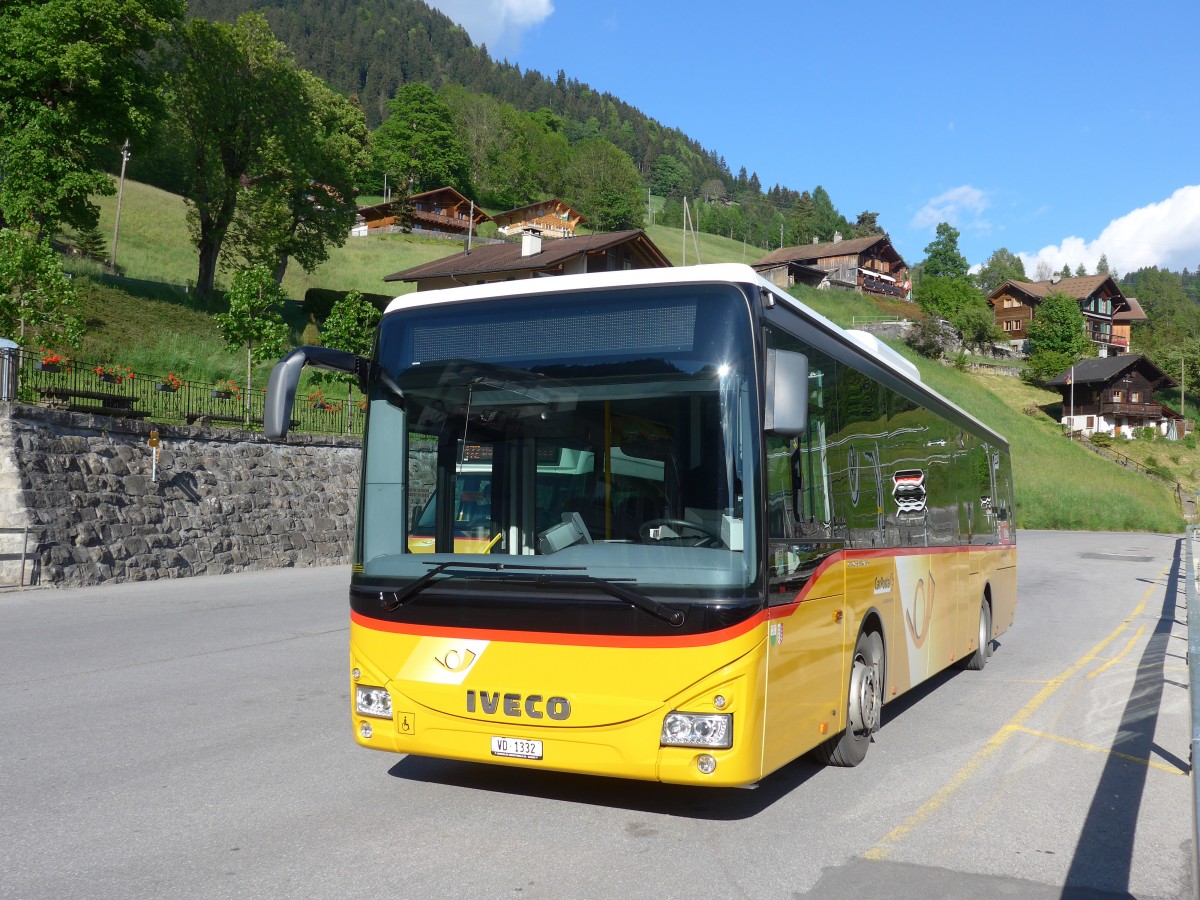 (161'234) - TPC Aigle - VD 1332 - Iveco am 27. Mai 2015 beim Bahnhof Le Spey