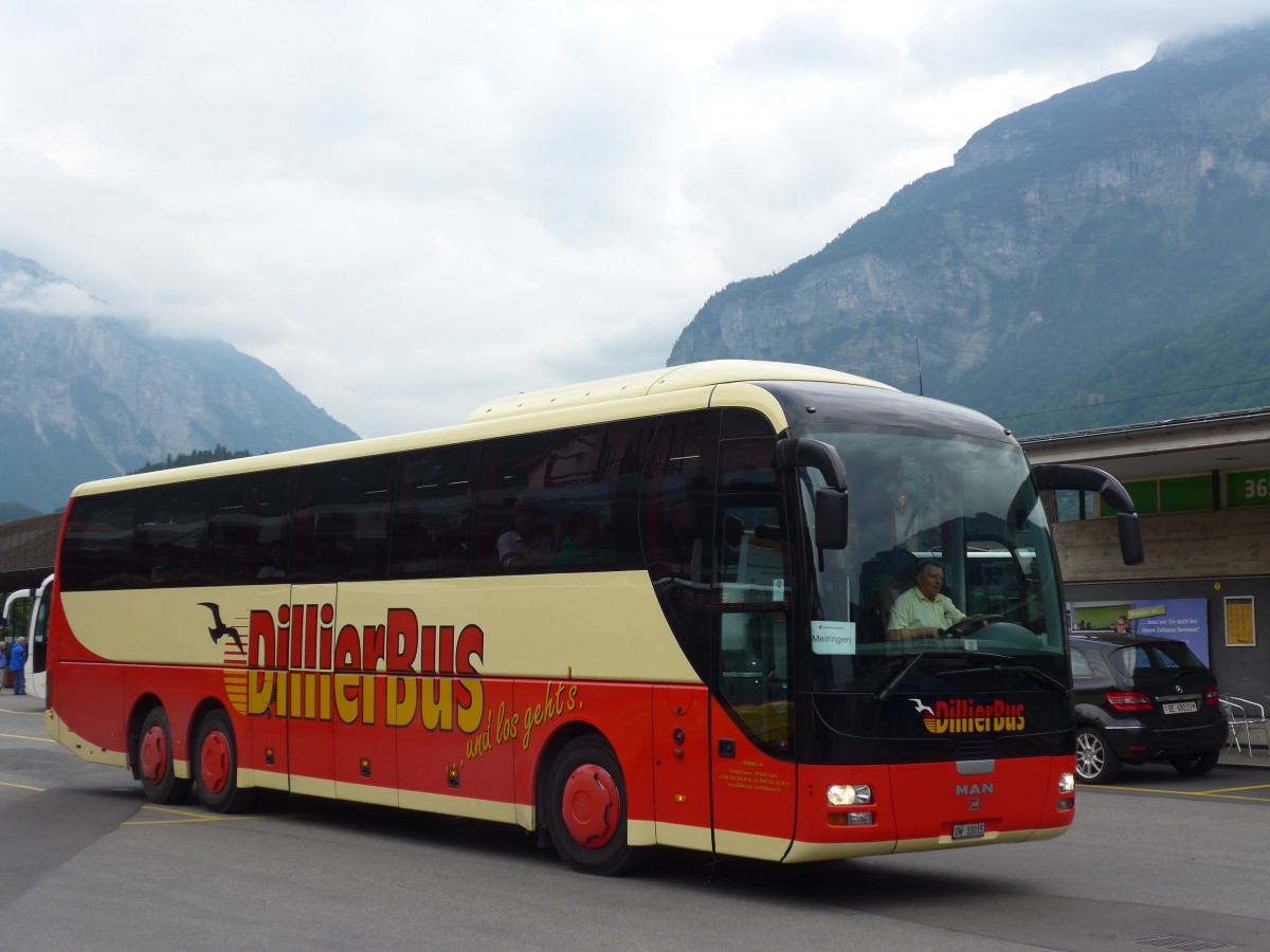 (161'998) - Dillier, Sarnen - Nr. 18/OW 10'015 - MAN am 8. Juni 2015 beim Bahnhof Meiringen