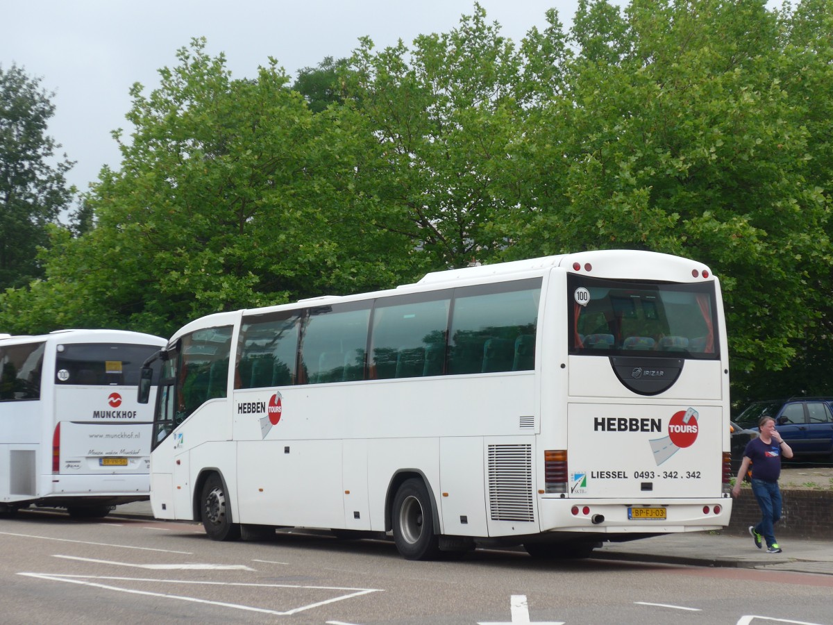 (162'683) - Hebben, Liessel - BP-FJ-03 - Irizar am 27. Juni 2015 beim Bahnhof Heerlen