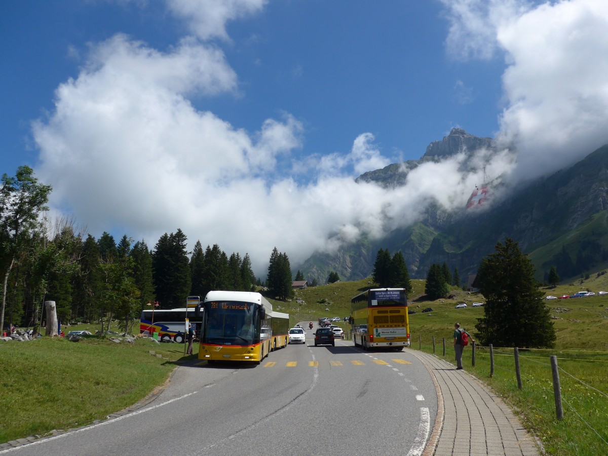 (163'264) - PostAuto Ostschweiz - SG 426'001 - Hess + SG 273'222 - Neoplan (ex P 27'021) am 2. August 2015 in Schwgalp, Passhhe