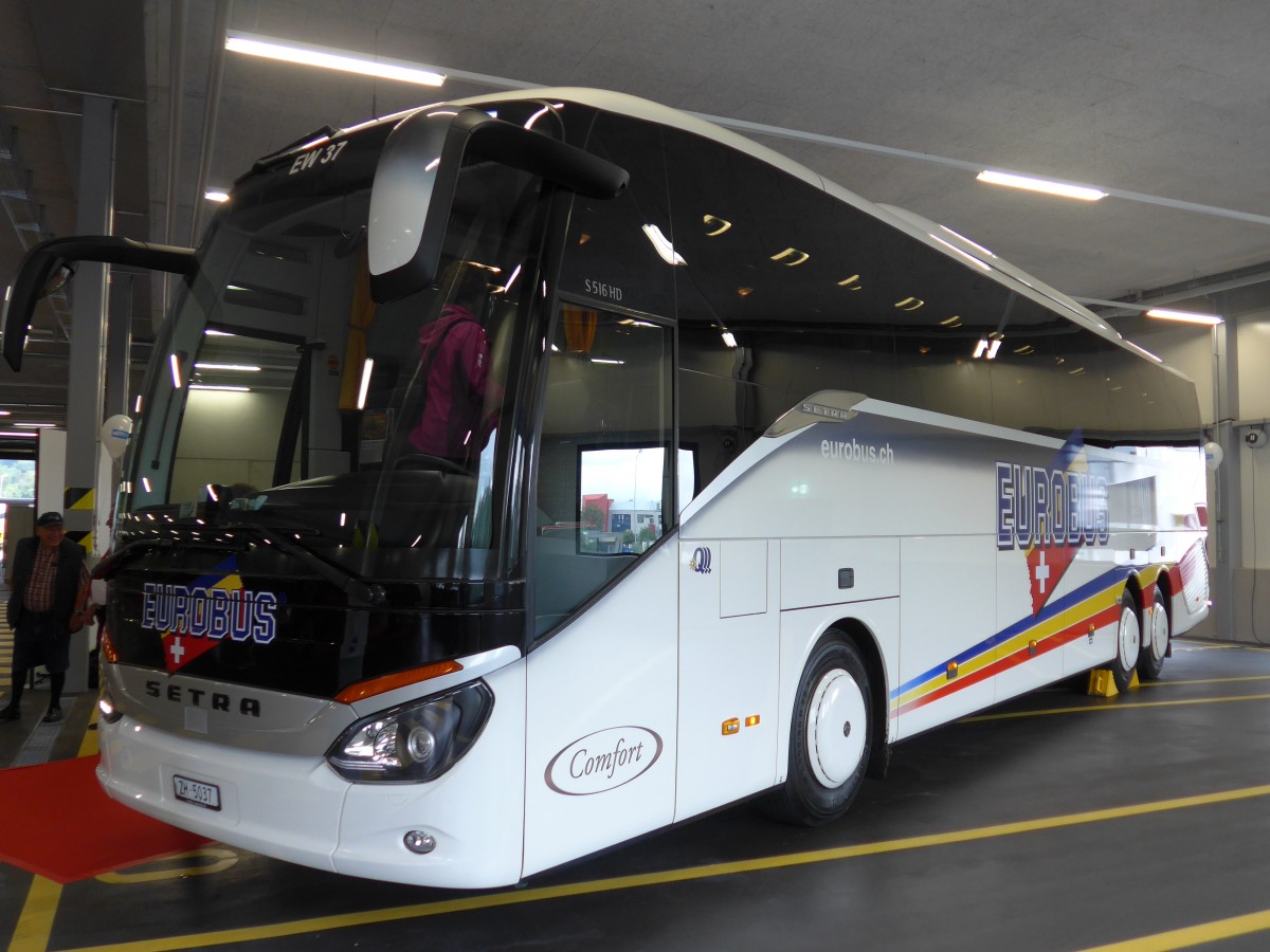 (163'372) - Welti-Furrer, Bassersdorf - Nr. 37/ZH 5037 - Setra am 15. August 2015 in Bassersdorf, Buszentrum Glattal