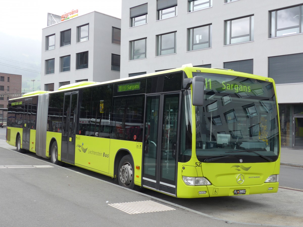 (163'597) - Aus Liechtenstein: LBA Vaduz - Nr. 52/FL 39'852 - Mercedes am 16. August 2015 beim Bahnhof Sargans