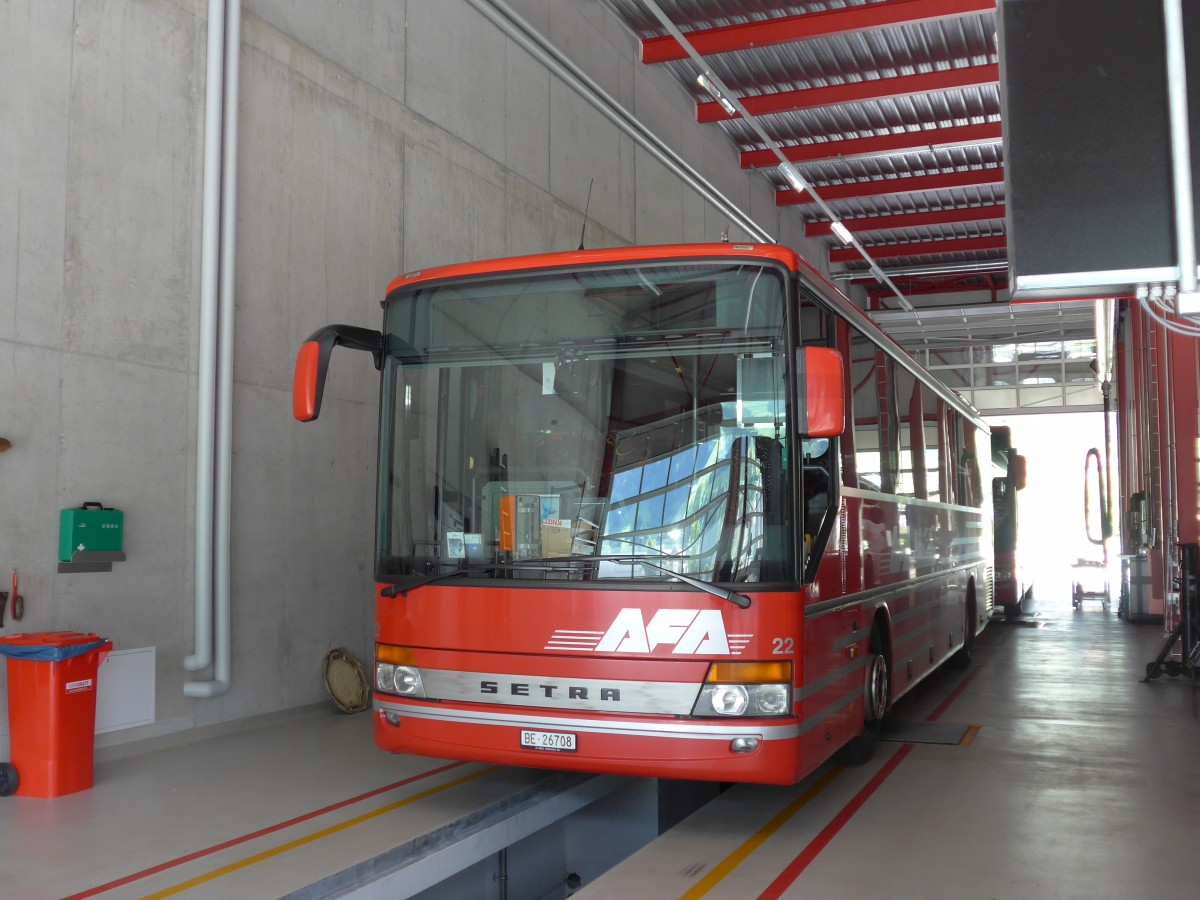 (164'411) - AFA Adelboden - Nr. 22/BE 26'708 - Setra (ex Nr. 8) am 6. September 2015 in Frutigen, Garage