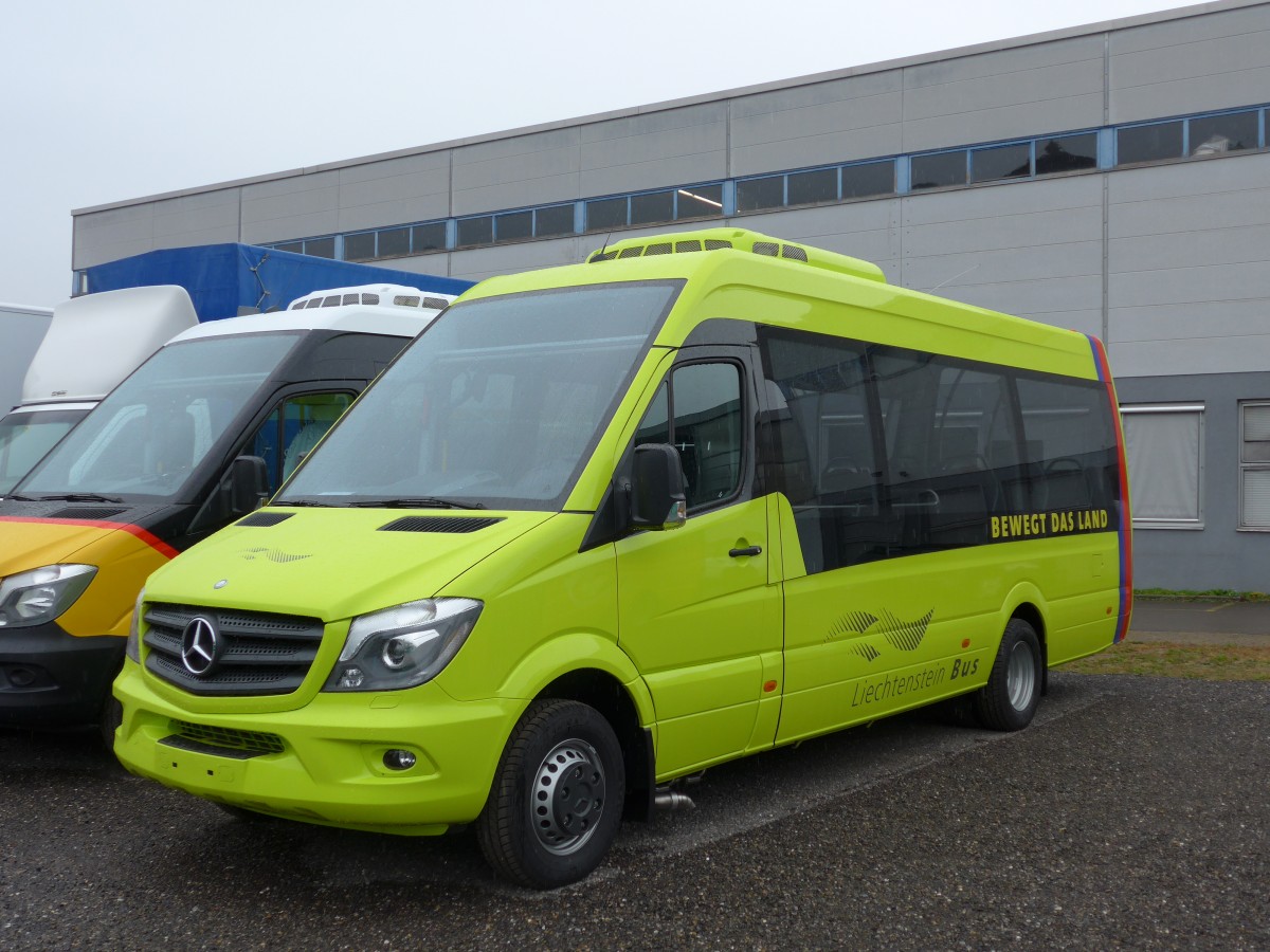 (165'045) - Fr Liechtenstein: LBA Vaduz - Mercedes am 17. September 2015 in Kloten, EvoBus