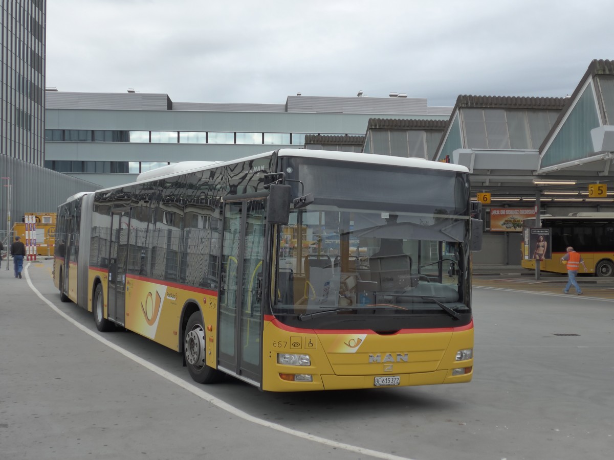 (165'052) - PostAuto Bern - Nr. 667/BE 615'372 - MAN am 18. September 2015 in Bern, Postautostation