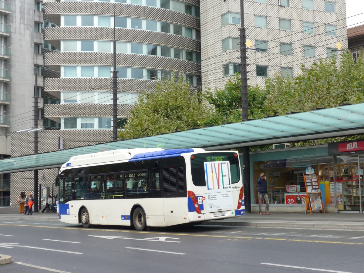 (165'092) - TL Lausanne - Nr. 303/VD 566'772 - Van Hool am 18. September 2015 in Lausanne, Chauderon