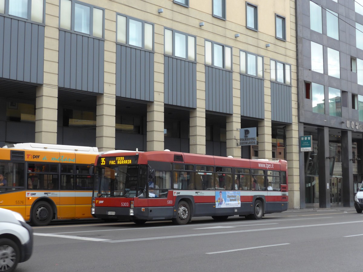 (165'537) - TPER Bologna - Nr. 5303 - Autodromo am 23. September 2015 beim Bahnhof Bologna Centrale