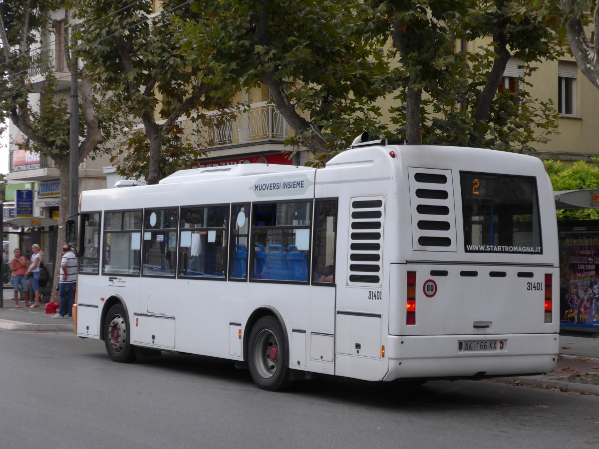 (165'584) - START Cesena - Nr. 31'401/AK-166 KX - Cacciamali am 23. September 2015 beim Bahnhof Rimini