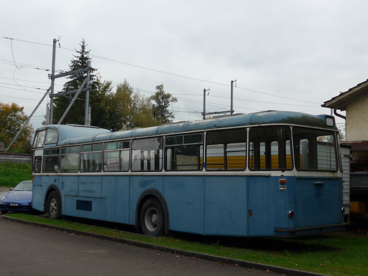 (166'175) - Oldie-Tours Zrisee, Wollerau - FBW/Tscher Hochlenker (ex VBZ Zrich Nr. 250) am 10. Oktober 2015 in Uznach, Garage