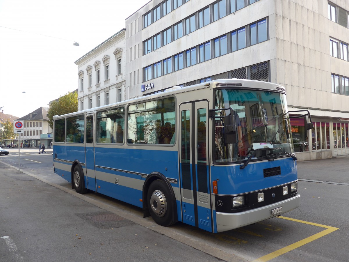 (166'450) - Tanner&Lambach, Reigoldswil - Nr. 5/BL 30'003 - Saurer/Lauber (ex AWA Amden Nr. 4) am 24. Oktober 2015 in Solothurn, Amthausplatz