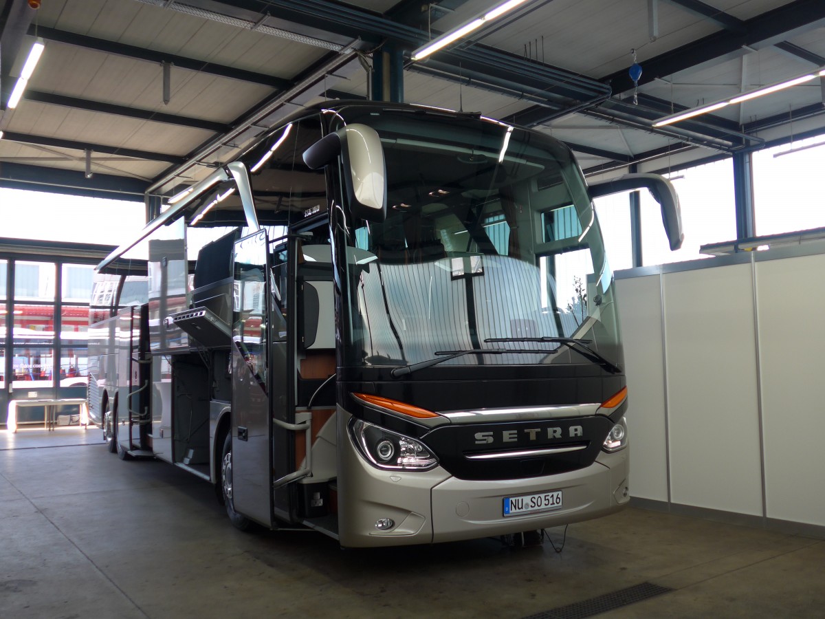 (166'538) - Aus Deutschland: Setra, Ulm - NU-SO 516 - Setra am 6. November 2015 in Kloten, EvoBus