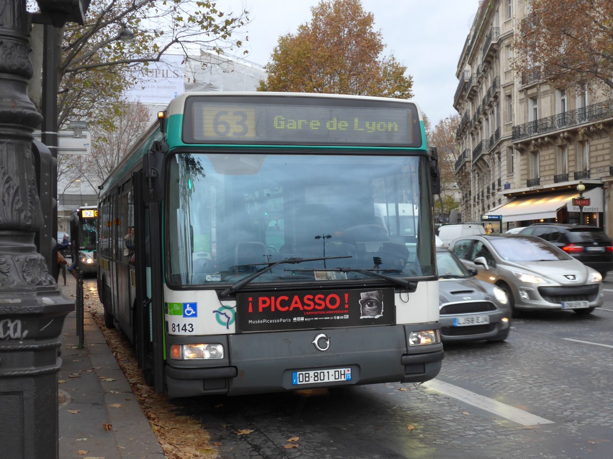 (166'985) - RATP Paris - Nr. 8143/DB 801 DH - Irisbus am 16. November 2015 in Paris, Alma-Marceau