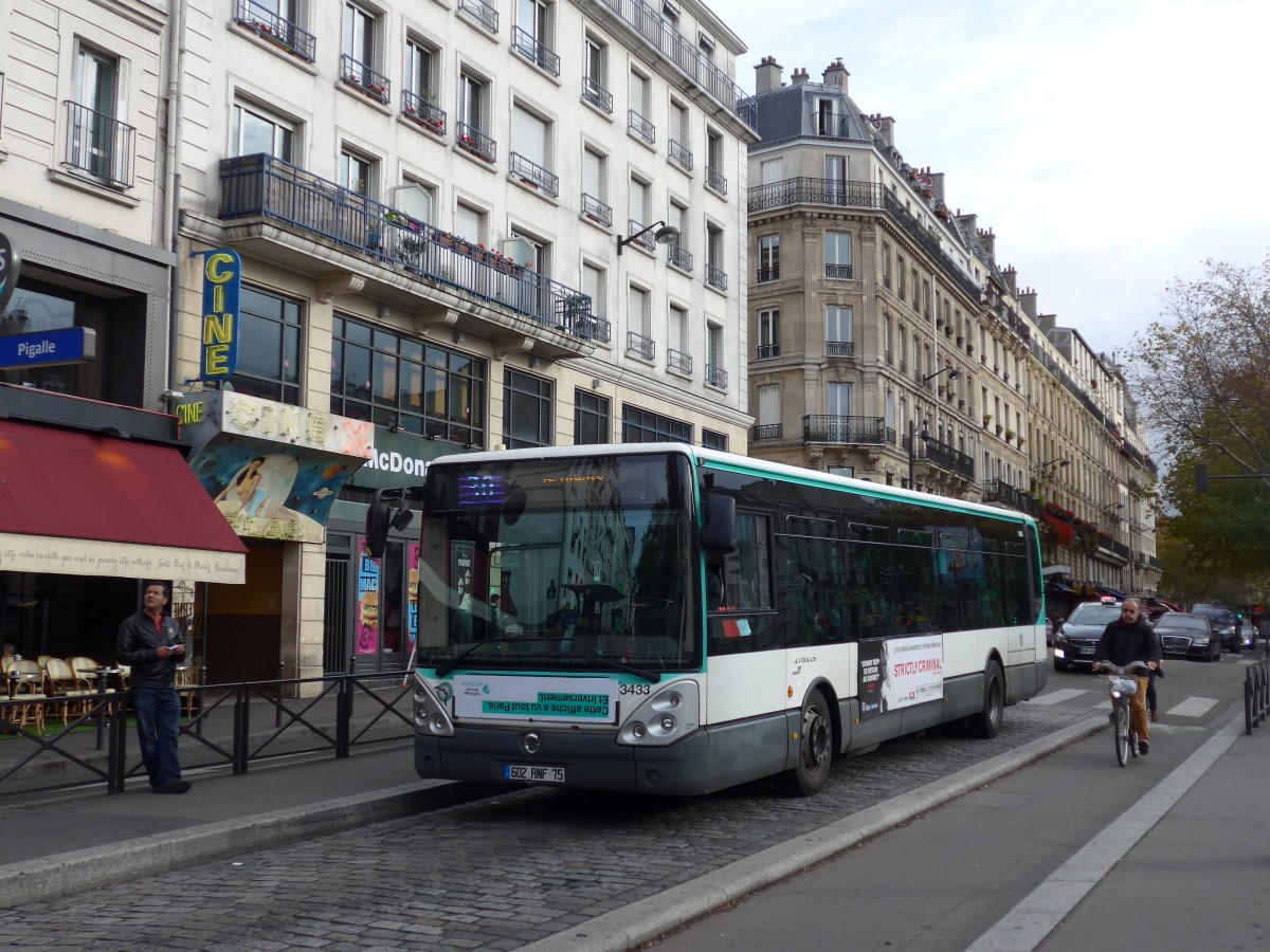 (167'121) - RATP Paris - Nr. 3433/602 RNF 75 - Irisbus am 17. November 2015 in Paris, Pigalle