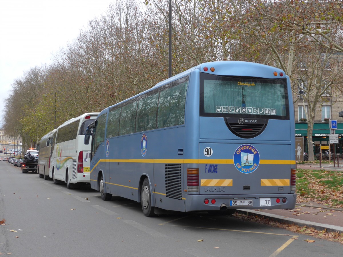 (167'207) - Aus Portugal: ??? - 85-PF-36 - MAN/Irizar am 17. November 2015 in Versailles, Gare Rive Gauche