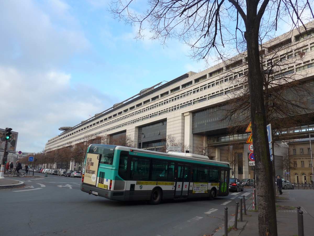 (167'329) - RATP Paris - Nr. 8145/DB 853 XP - Irisbus am 18. November 2015 in Paris, Gare de Bercy