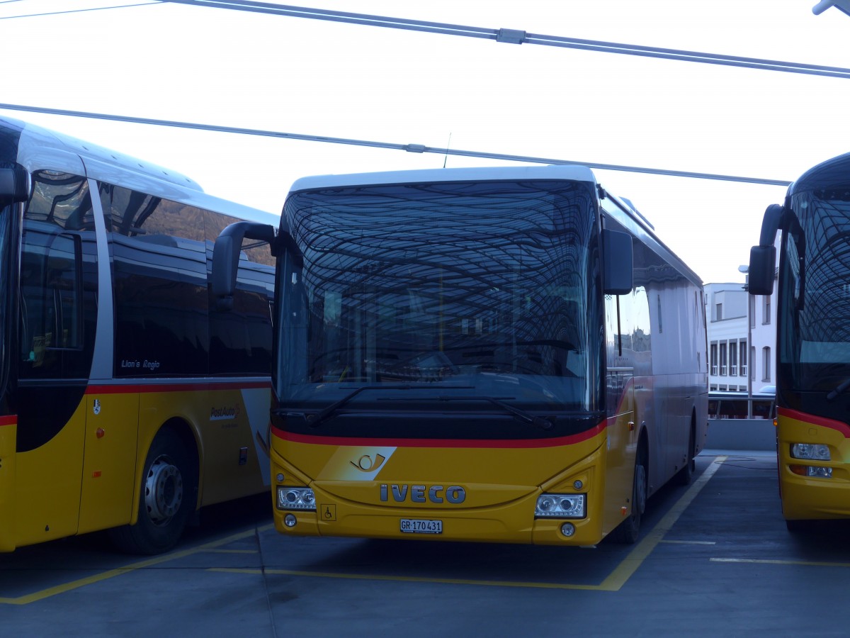 (167'600) - PostAuto Graubnden - GR 170'431 - Iveco am 5. Dezember 2015 in Chur, Postautostation