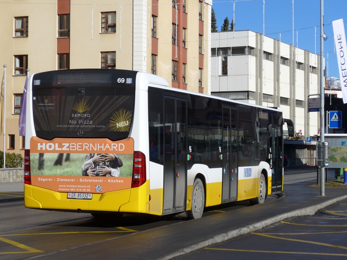 (167'806) - VBD Davos - Nr. 9/GR 85'332 - Mercedes am 19. Dezember 2015 beim Bahnhof Davos Dorf