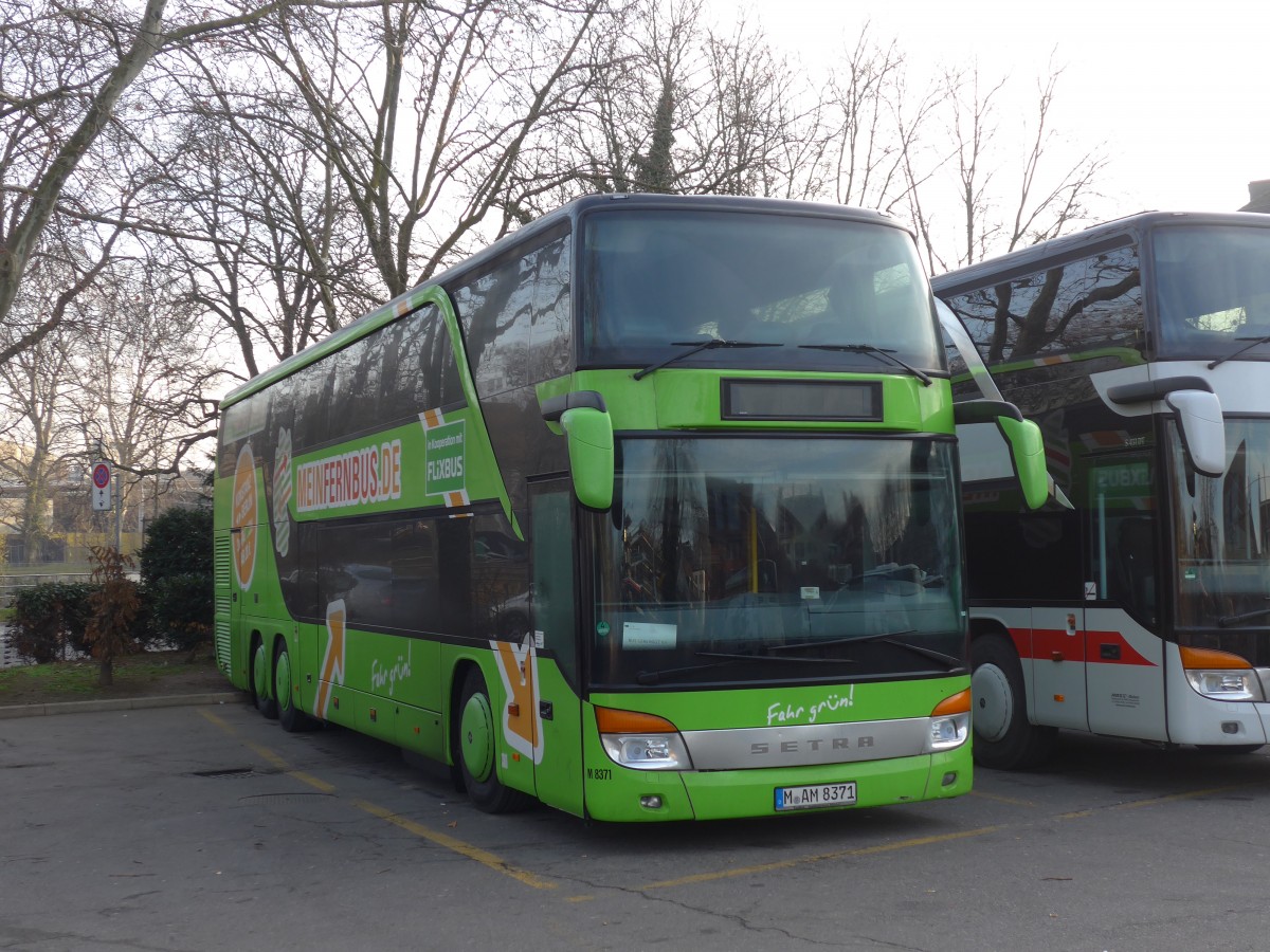 (168'113) - Aus Deutschland: Albus, Mnchen - Nr. M8371/M-AM 8371 - Setra am 29. Dezember 2015 in Zrich, Sihlquai