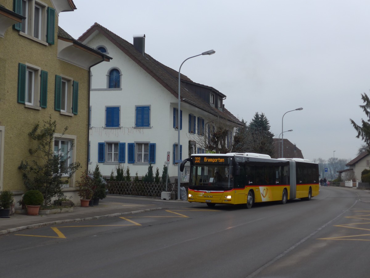 (168'139) - Twerenbold, Baden - Nr. 15/AG 6298 - MAN am 30. Dezember 2015 in Tgerig, Dorfzentrum