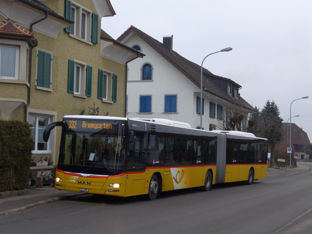 (168'140) - Twerenbold, Baden - Nr. 15/AG 6298 - MAN am 30. Dezember 2015 in Tgerig, Dorfzentrum