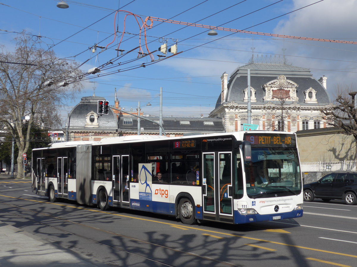 (169'101) - TPG Genve - Nr. 111/GE 960'495 - Mercedes am 7. Mrz 2016 in Genve, Place des Vingt-Deux-Cantons