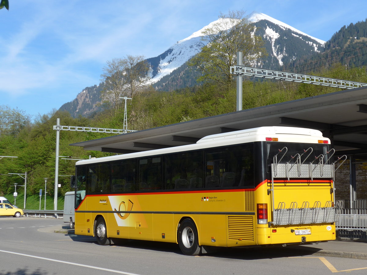 (170'337) - Spring, Schwenden - BE 26'671 - Setra am 4. Mai 2016 beim Bahnhof Oey-Diemtigen