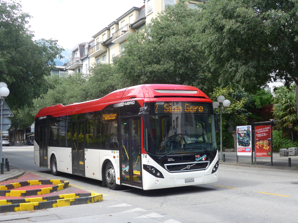 (172'551) - PostAuto Wallis - Nr. 74/VS 420'832 - Volvo am 26. Juni 2016 in Sion, Clinique