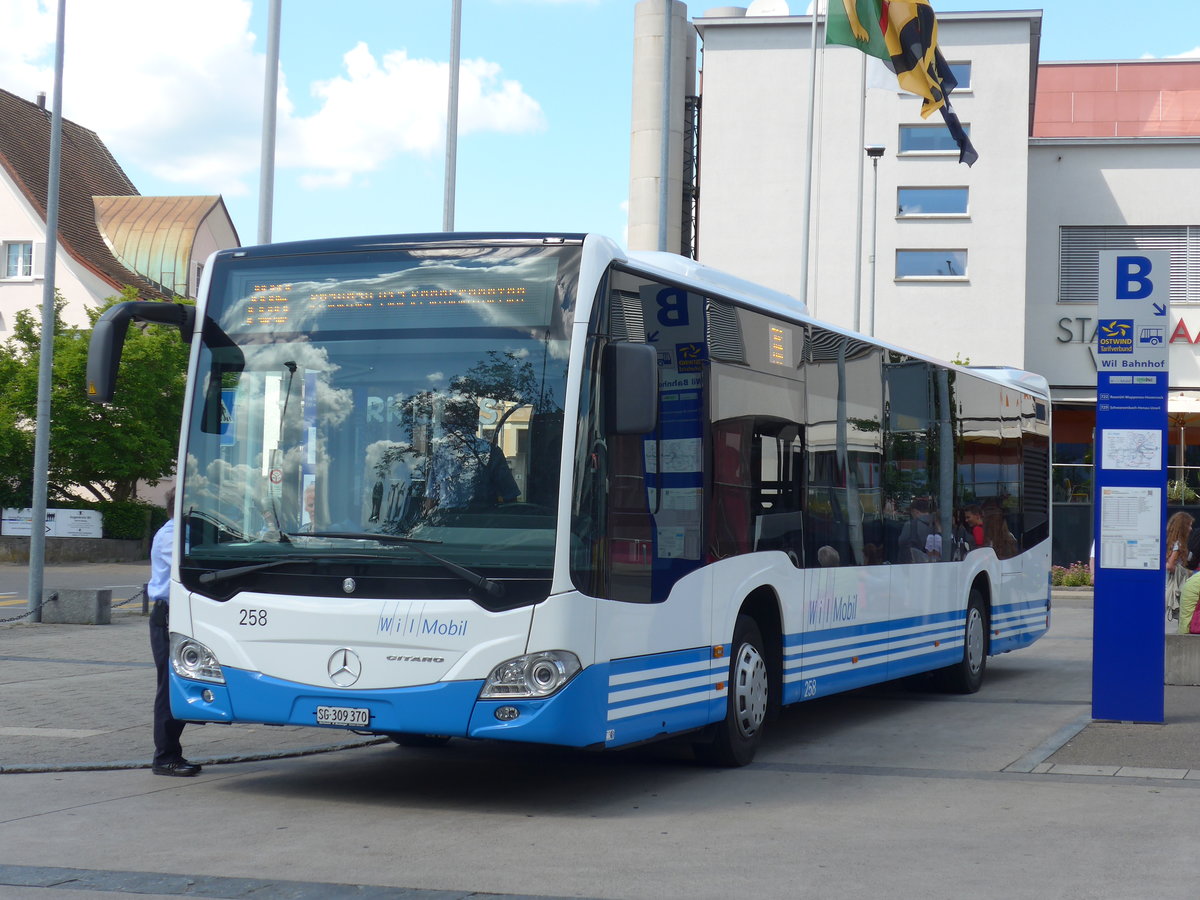 (172'660) - WilMobil, Wil - Nr. 258/SG 309'370 - Mercedes am 27. Juni 2016 beim Bahnhof Wil