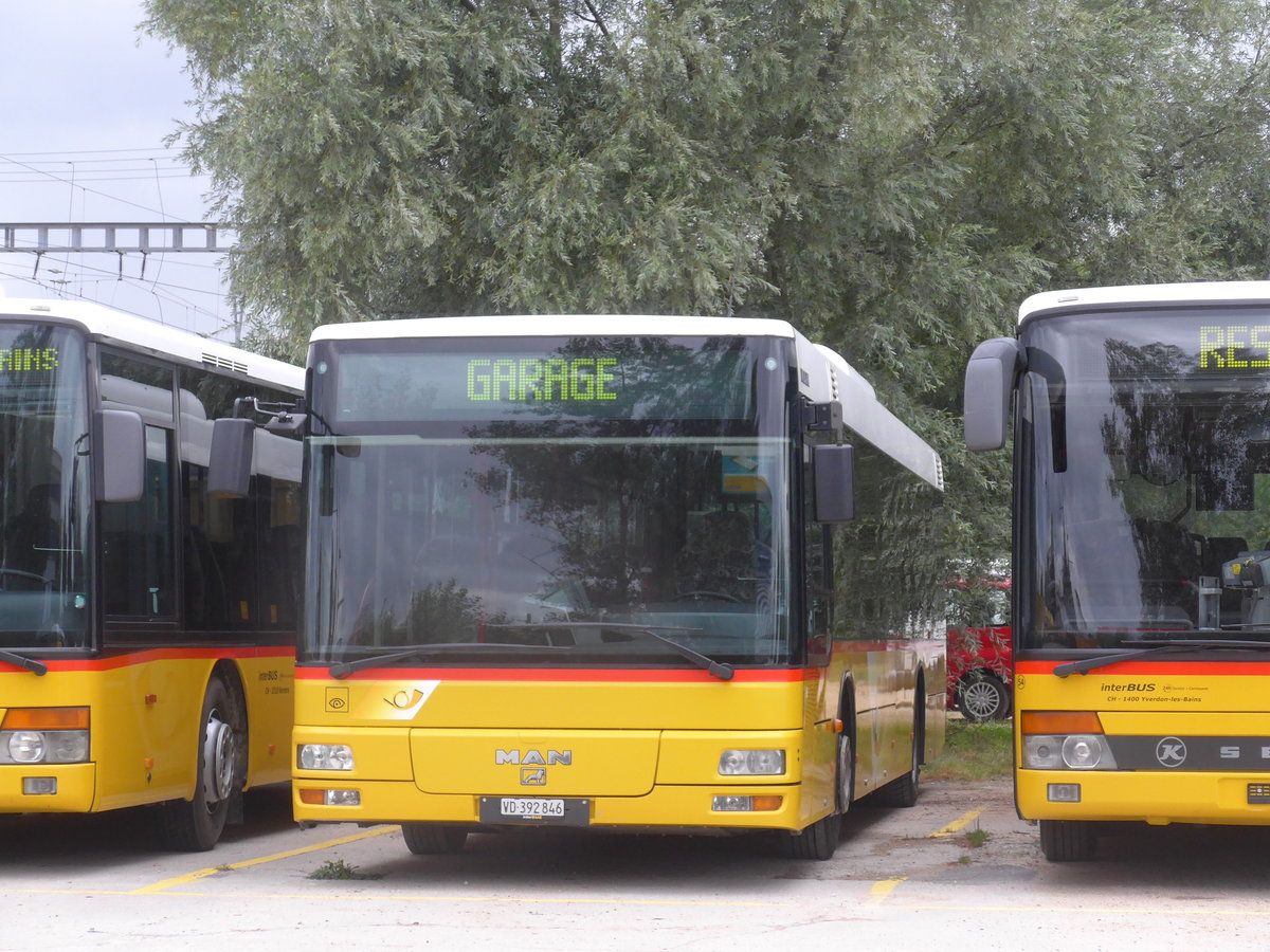 (172'978) - CarPostal Ouest - VD 392'846 - MAN am 14. Juli 2016 in Yverdon, Garage