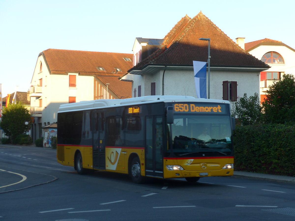 (173'146) - CarPostal - VD 510'263 - Mercedes am 20. Juli 2016 beim Bahnhof Yvonand