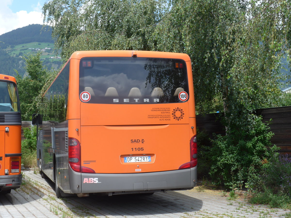 (173'315) - SAD Bozen - Nr. 1105/DP-542 RY - Setra am 24. Juli 2016 beim Bahnhof Mals