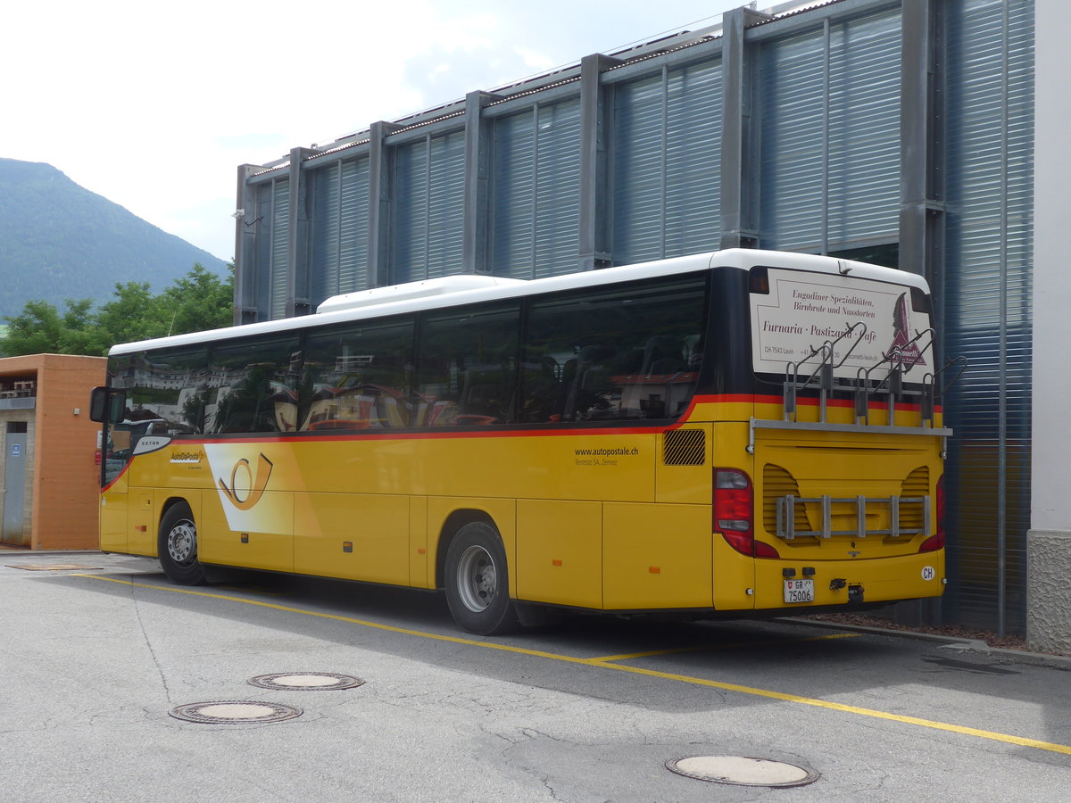 (173'329) - Aus der Schweiz: Terretaz, Zernez - GR 75'006 - Setra am 24. Juli 2016 beim Bahnhof Mals