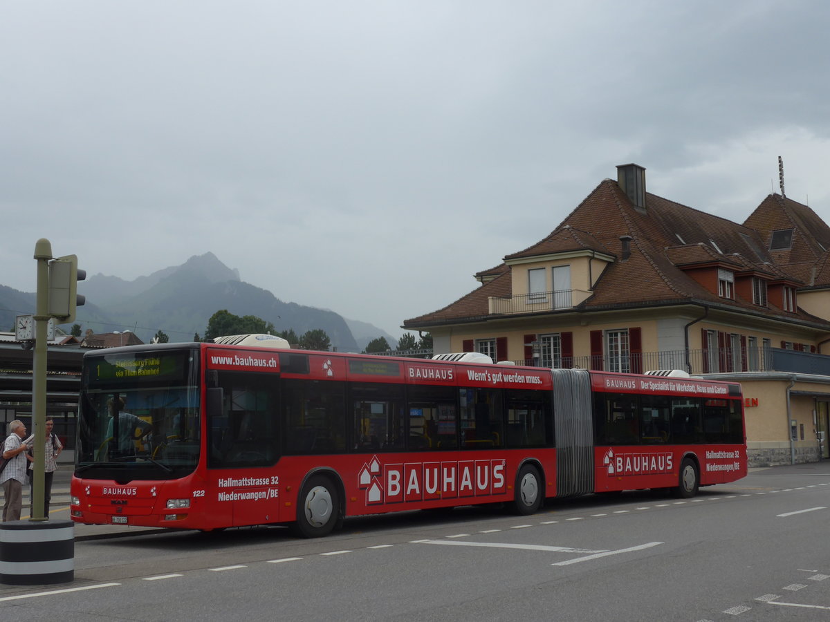 (173'376) - STI Thun - Nr. 122/BE 700'122 - MAN am 31. Juli 2016 beim Bahnhof Spiez