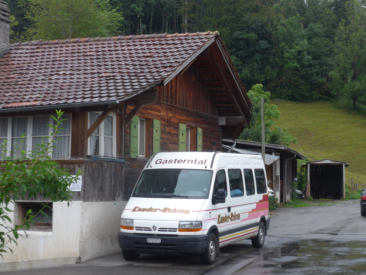 (173'386) - Kander-Reisen, Frutigen - Nr. 10/BE 523'977 - Renault am 31. Juli 2016 in Frutigen, Widi