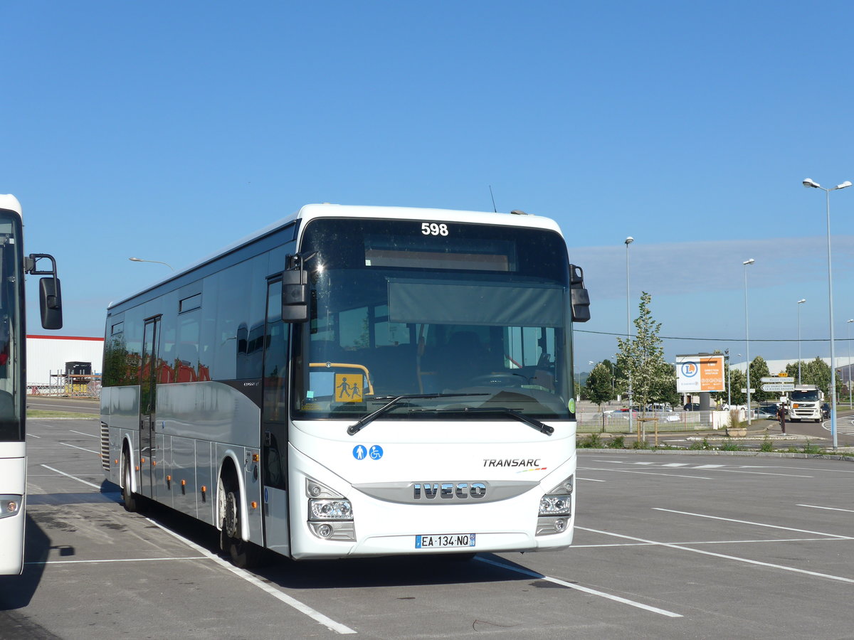 (173'549) - Transarc, Lons le Saunier - Nr. 598/EA 134 NQ - Iveco am 1. August 2016 beim Bahnhof Pontarlier