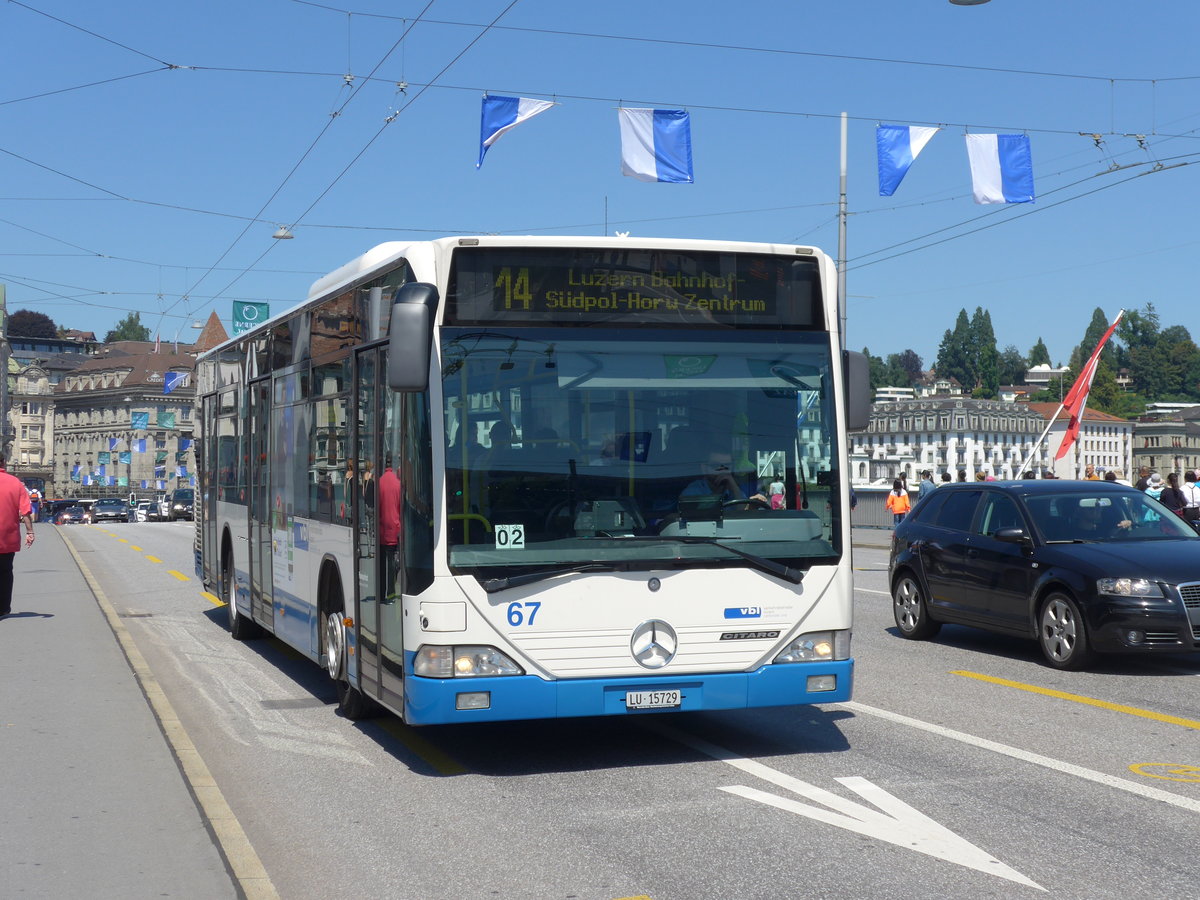 (173'800) - VBL Luzern - Nr. 67/LU 15'729 - Mercedes am 8. August 2016 in Luzern, Bahnhofbrcke