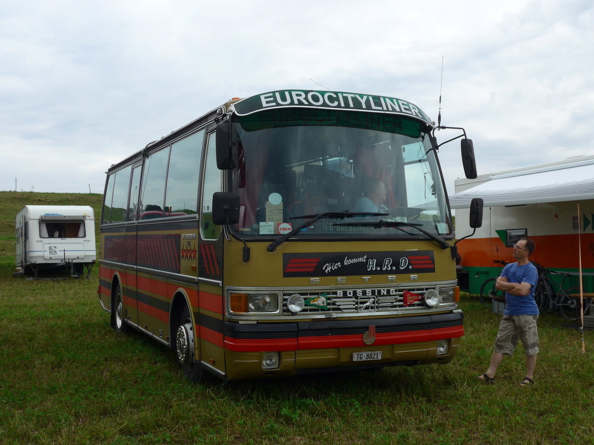 (174'038) - Aus der Schweiz: Dasen, Bischofszell - TG 8821 - Setra (ex Reichlin, Goldau) am 20. August 2016 in Bsingen, Bahnhof