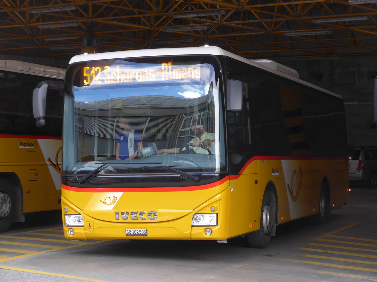 (174'264) - PostAuto Graubnden - GR 102'503 - Iveco am 21. August 2016 in Thusis, Postautostation