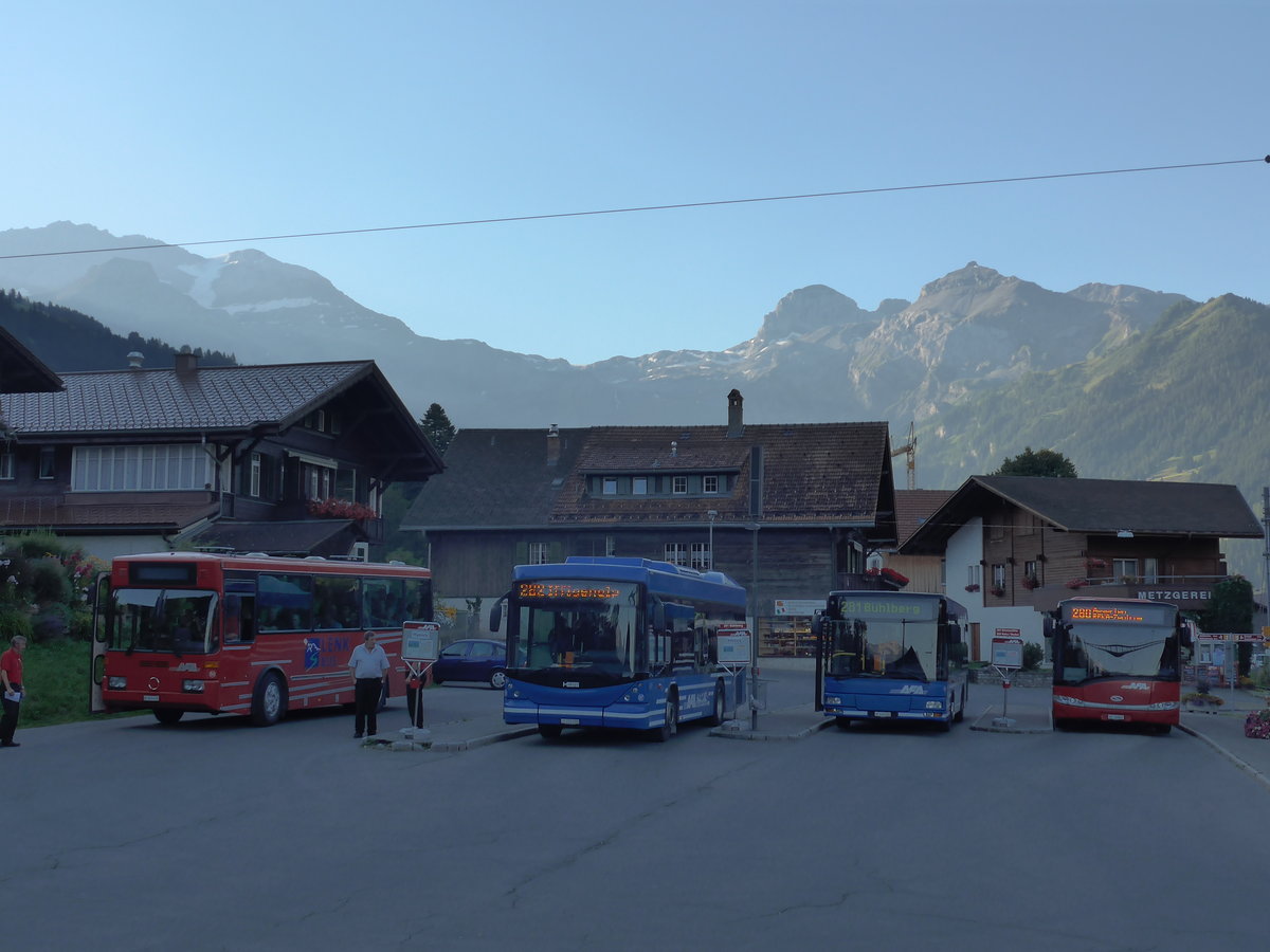 (174'298) - AFA Adelboden - Nr. 50/BE 645'415 - Vetter (ex AVG Grindelwald Nr. 21) + Nr. 57/BE 272'798 - Scania/Hess + Nr. 56/BE 611'030 - MAN/Gppel + Nr. 51/BE 25'802 - Solaris am 27. August 2016 beim Bahnhof Lenk