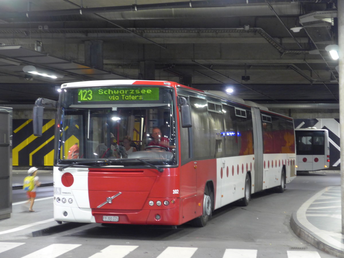 (174'407) - TPF Fribourg - Nr. 102/FR 300'225 - Volvo am 28. August 2016 in Fribourg, Busbahnhof