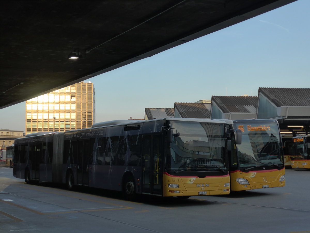 (174'925) - PostAuto Bern - Nr. 667/BE 615'372 - MAN am 11. September 2016 in Bern, Postautostation