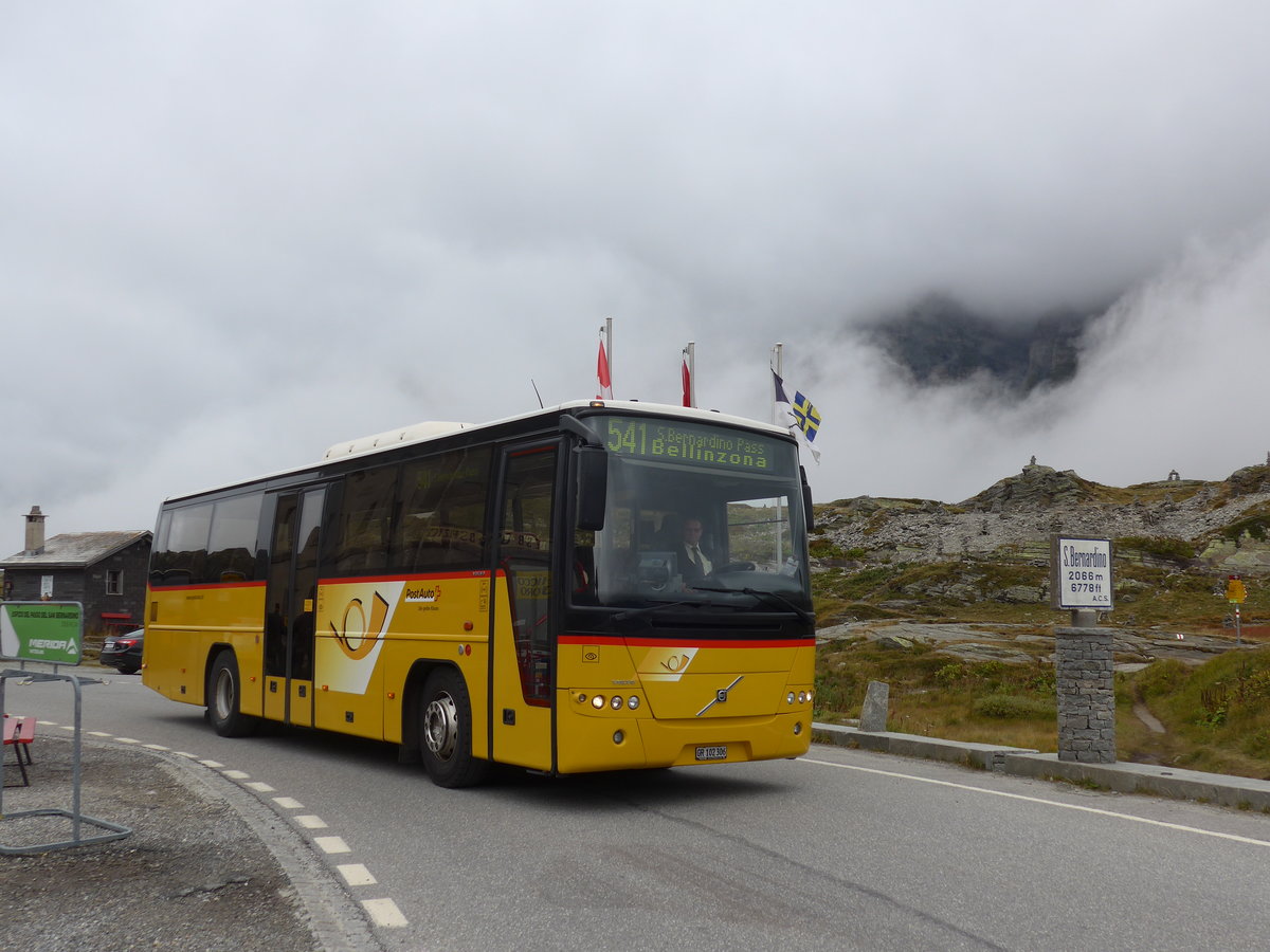 (174'962) - PostAuto Graubnden - GR 102'306 - Volvo am 18. September 2016 in San Bernardino, Ospizio