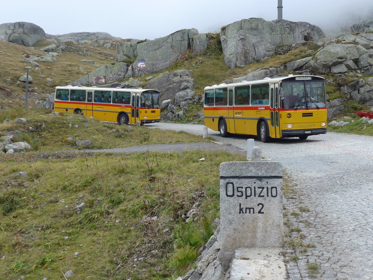 (175'027) - Mark, Andeer - GR 1866 - Saurer/R&J (ex PostAuto Graubnden; ex P 24'350) + AVG Meiringen - Nr. 74/BE 607'481 - Saurer/R&J (ex P 24'357) am 18. September 2016 am Gotthard, Alte Tremolastrasse